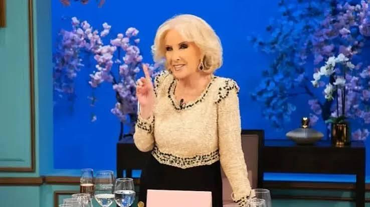 Mirtha Legrand, alta médica y una tos que no la para: la indomable mamá de la TV