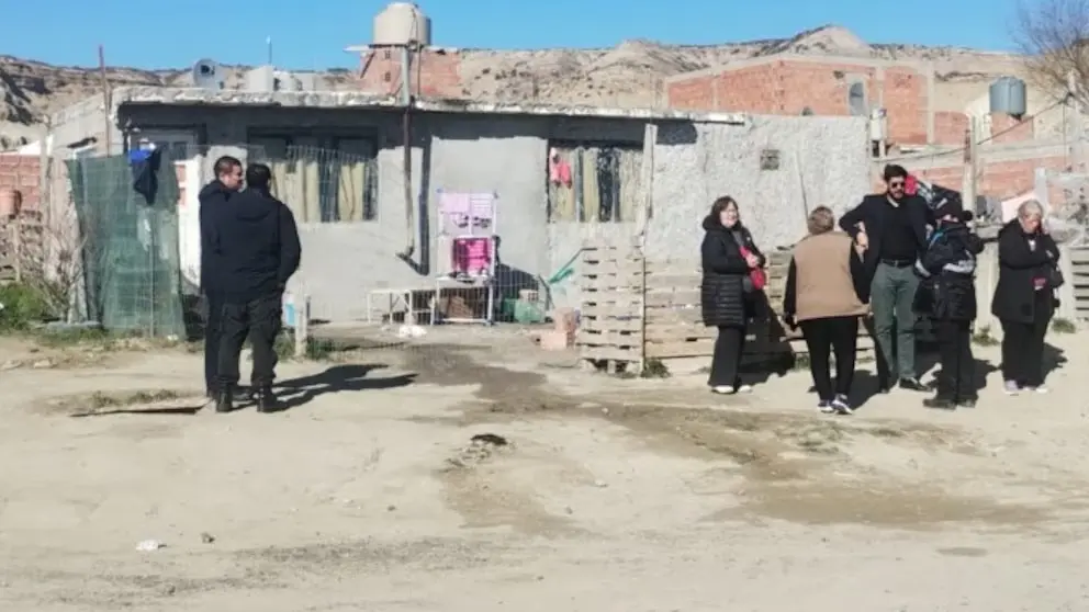 La roció con alcohol y le prendió fuego la casa: el ataque contra su pareja que terminó en una detención en Chubut
